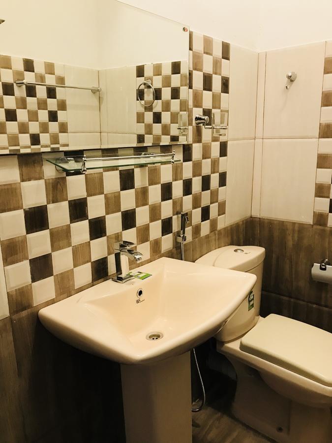 Travellers Halt Hotel Ratnapura Exterior photo
