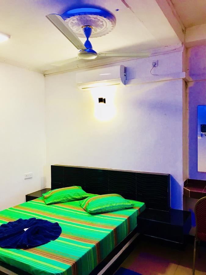 Travellers Halt Hotel Ratnapura Exterior photo