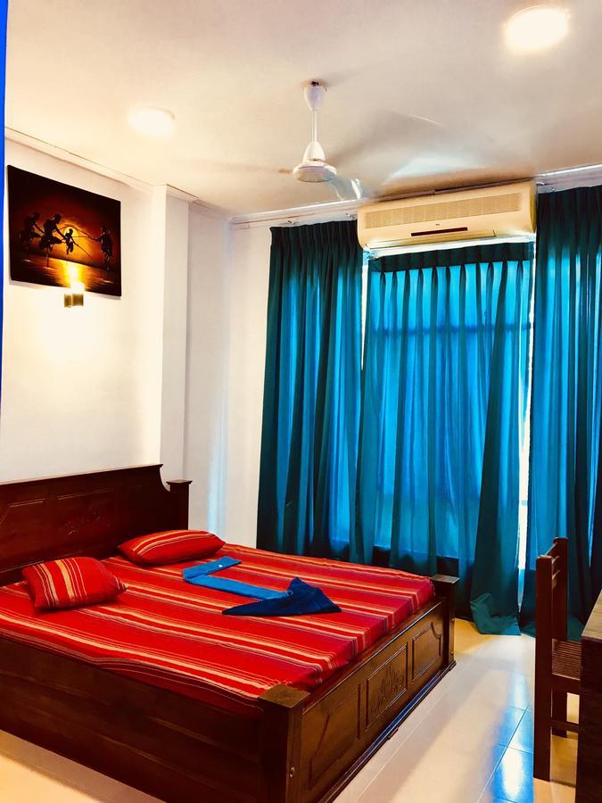 Travellers Halt Hotel Ratnapura Exterior photo